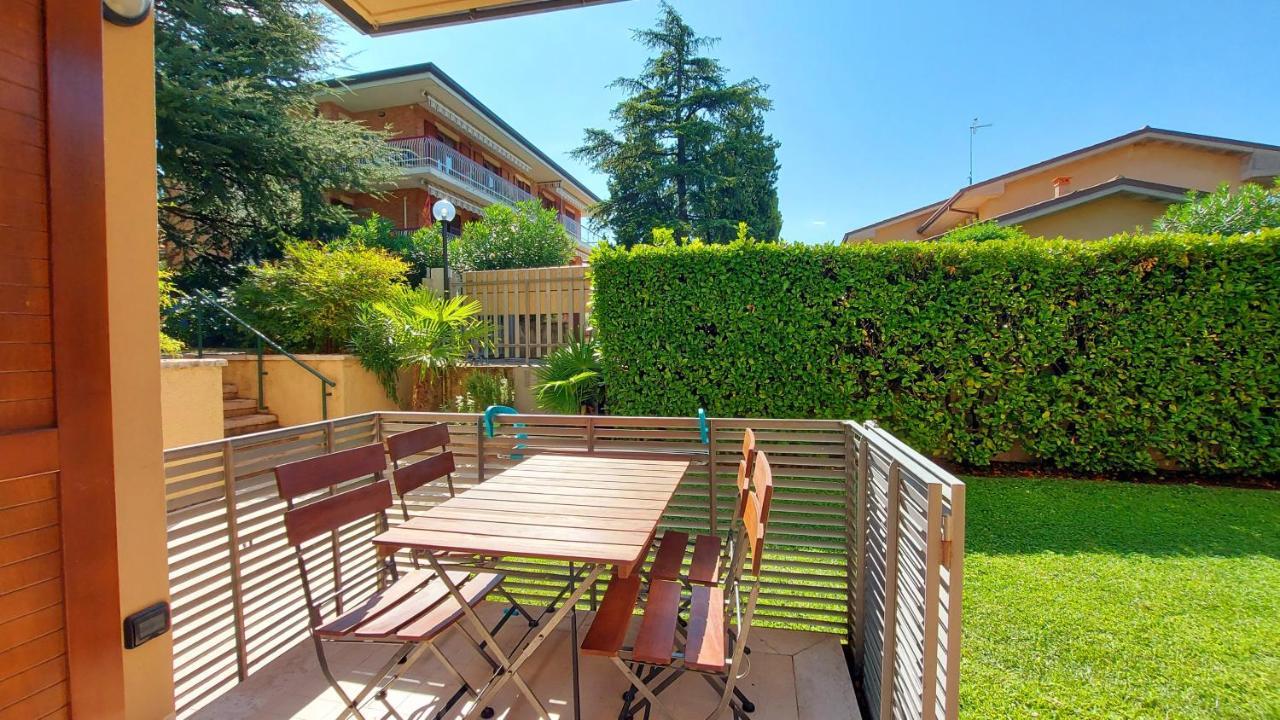 Colors Pool Apartment Bardolino Exterior foto